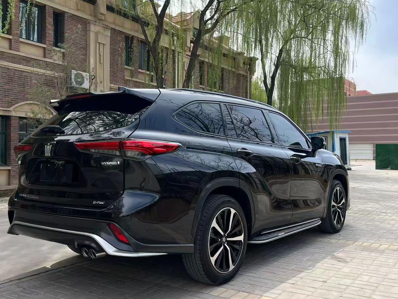 Toyota Crown Kluger, 2022 — фото 6 из 10