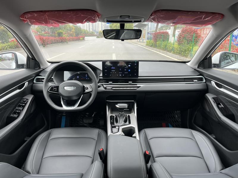 Geely Emgrand, 2025 — фото 7 из 12