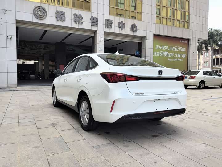 Changan Eado EV, 2026 — фото 3 из 9