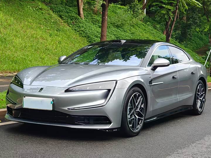 BYD Yangwang U7, 2025 — купить в Курске под ключ