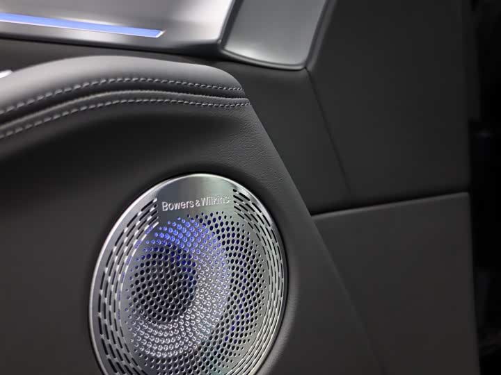 BMW XM, 2024 — фото 6 из 9