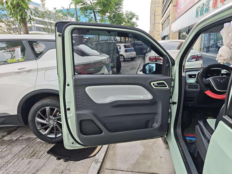 Wuling Mini EV, 2022 — фото 7 из 8