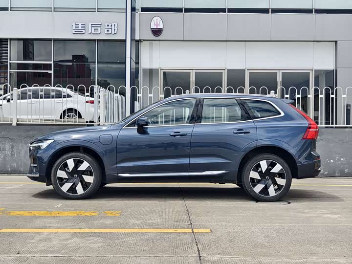 Volvo XC60 Hybrid, 2024 — фото 4 из 9