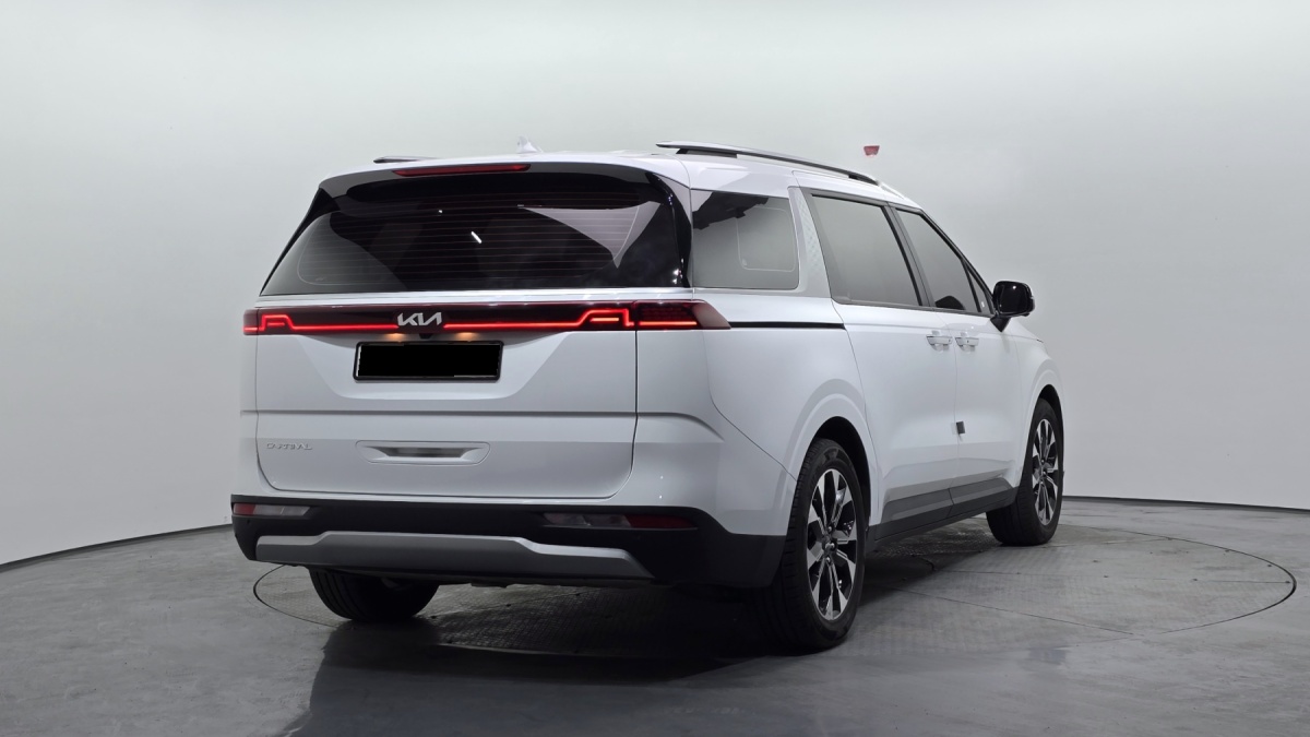 Kia Carnival, 2022 — фото 2 из 12