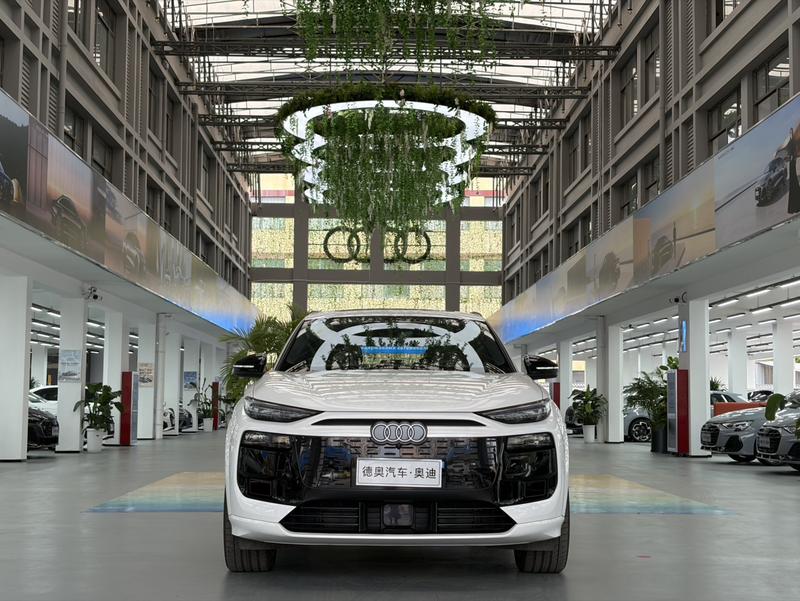 Audi Q6L e-tron, 2025 — фото 2 из 12
