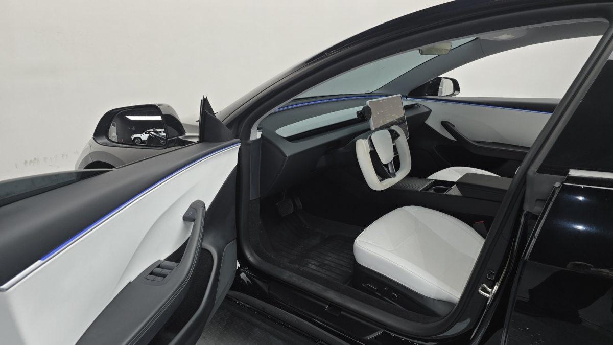 Tesla Model 3, 2024 — фото 9 из 12