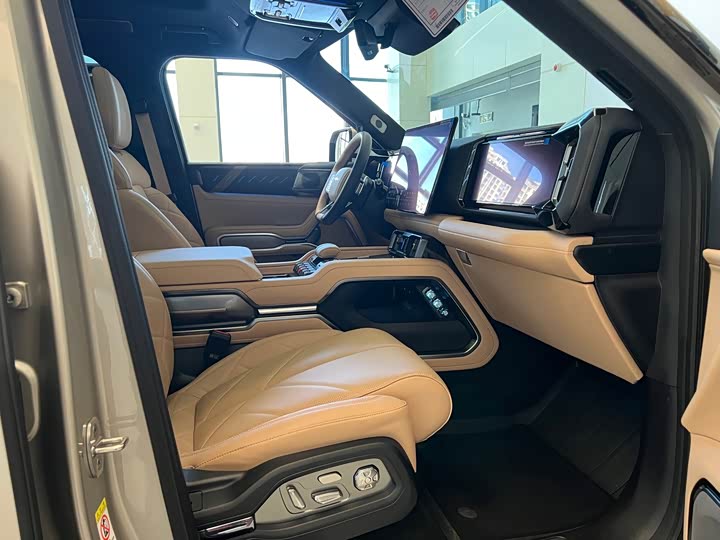 BYD FangChengBao Leopard 8, 2025 — фото 9 из 9