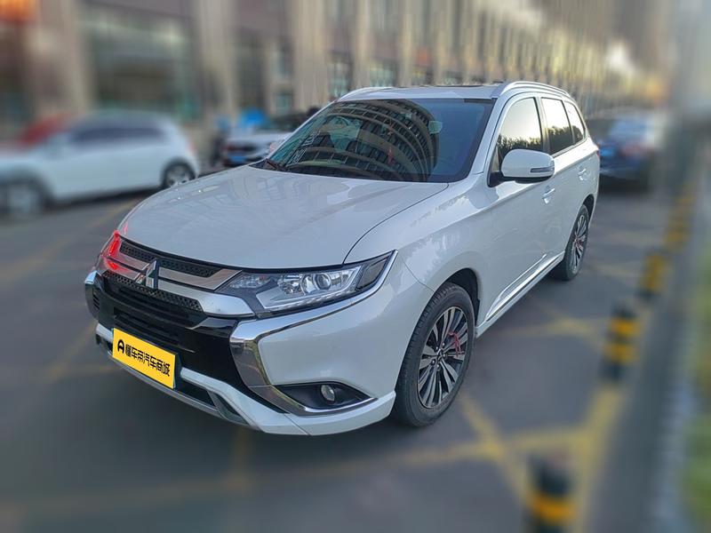 Mitsubishi Outlander, 2022 — купить в Твери под ключ