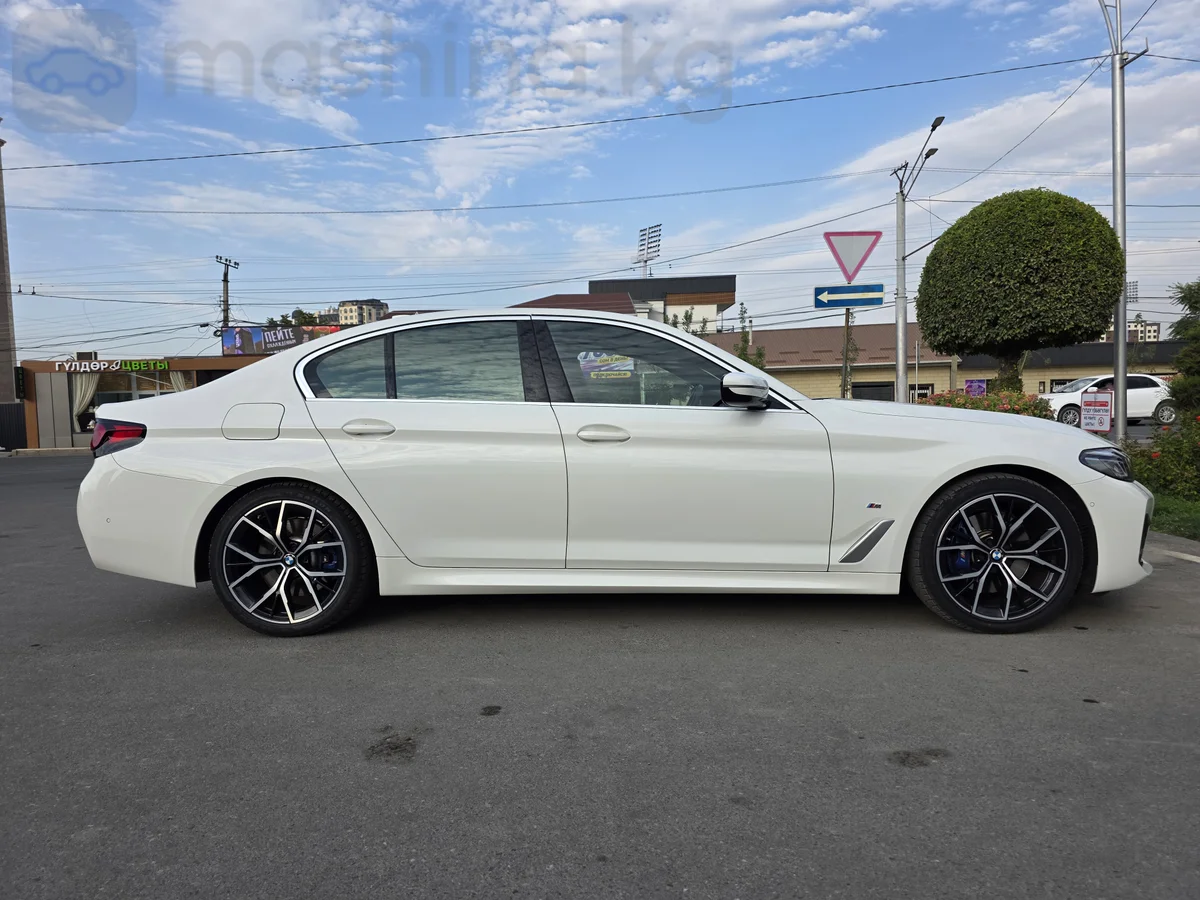 BMW 5 Serii, 2022 — фото 7 из 12