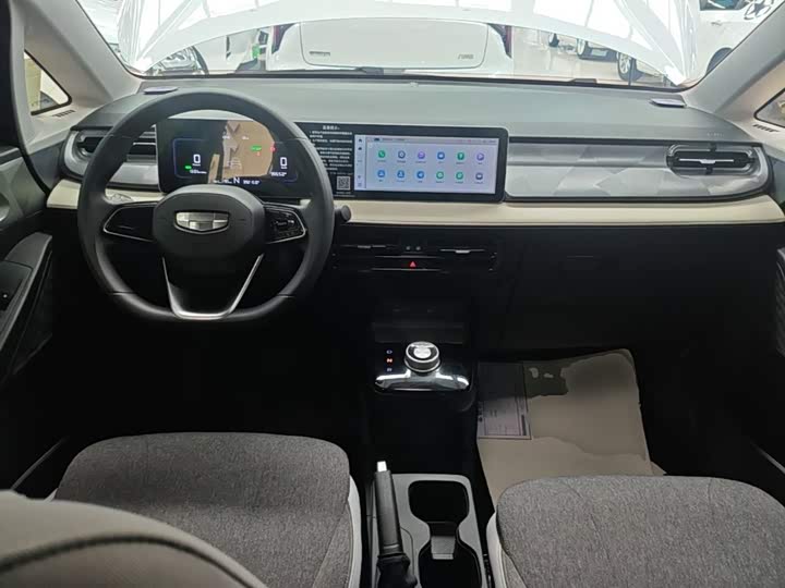 Geely Geometry E Firefly, 2023 — фото 6 из 9