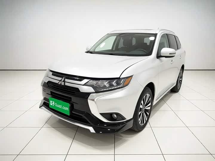 Mitsubishi Outlander, 2021 — купить в Рязани под ключ