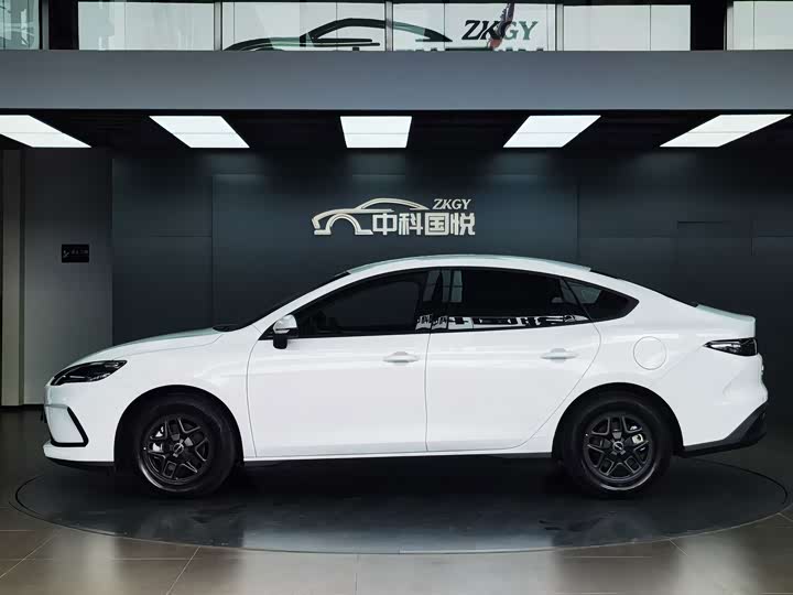 BYD Seal 05 DM-i Hybrid, 2025 — фото 2 из 9