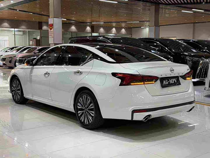 Nissan Teana, 2023 — фото 6 из 9