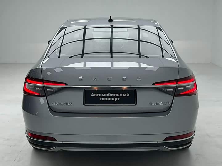Skoda Superb, 2023 — фото 8 из 9