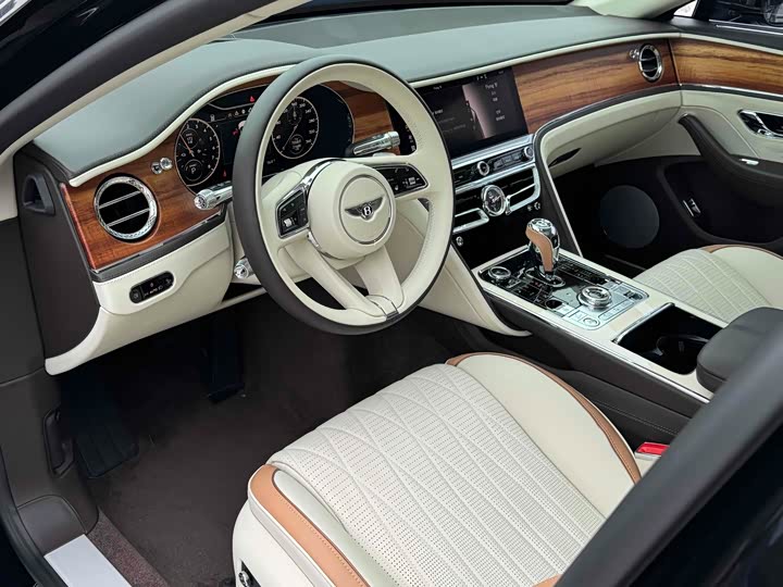 Bentley Flying Spur Hybrid, 2023 — фото 7 из 9