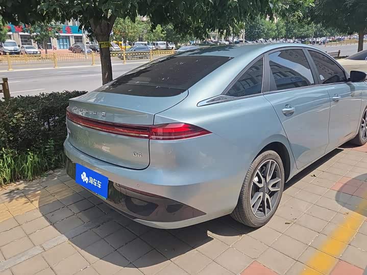 Roewe D6, 2025 — фото 3 из 9