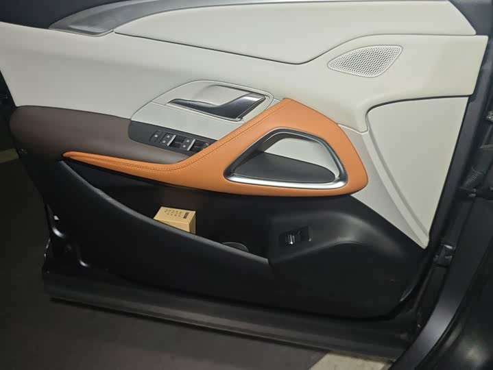 BYD Song Pro Hybrid, 2022 — фото 6 из 9