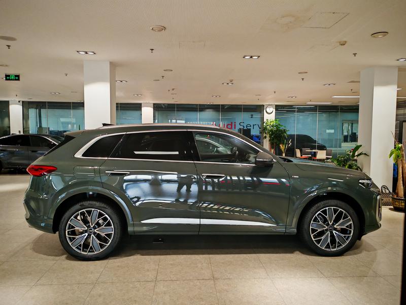 Audi Q5L, 2025 — фото 3 из 12