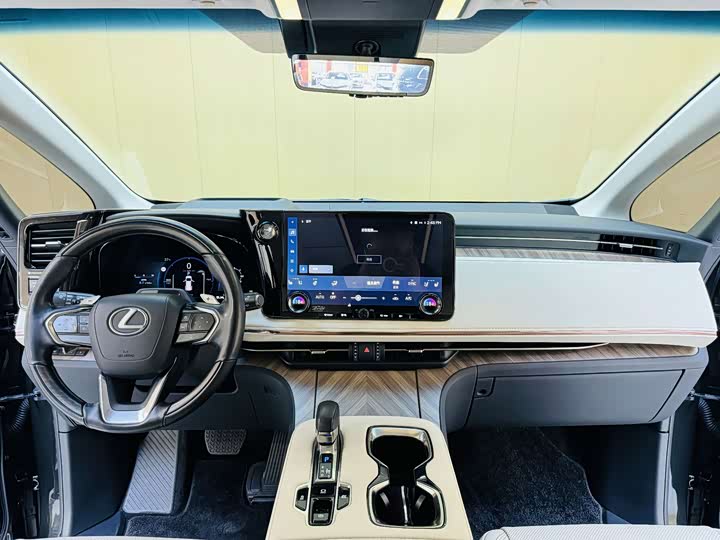 Lexus LM, 2023 — фото 7 из 9