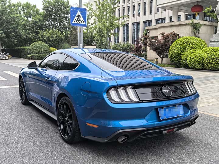 Ford Mustang, 2021 — фото 2 из 9