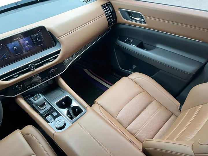 Nissan Pathfinder, 2024 — фото 4 из 5