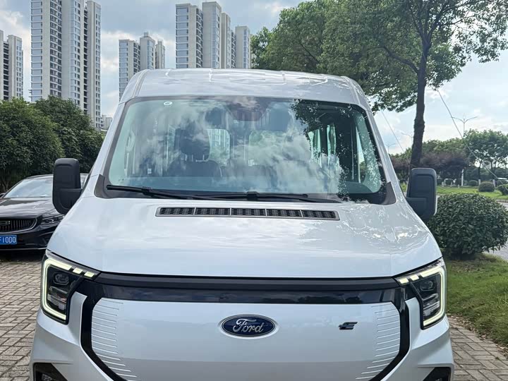 Ford E-Transit, 2023 — фото 2 из 9