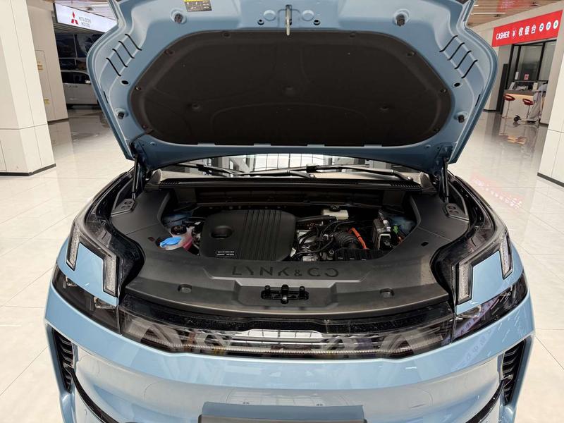 Lynk & Co 08 EM-P Hybrid, 2025 — фото 8 из 12