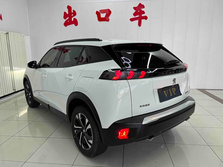 Peugeot 2008, 2023 — фото 6 из 9