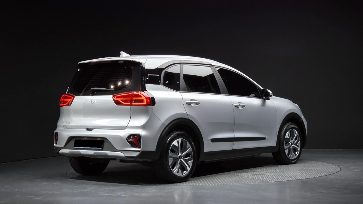 Kia Niro, 2022 — фото 2 из 12