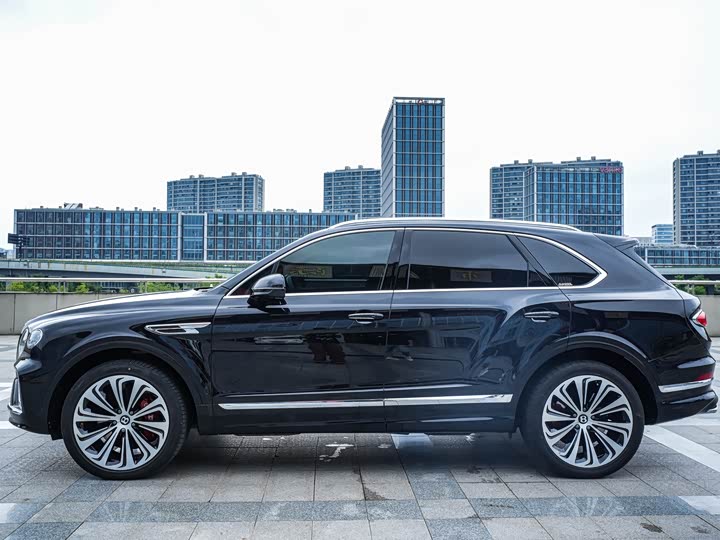 Bentley Bentayga, 2022 — фото 7 из 9