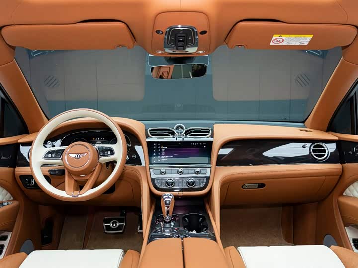 Bentley Bentayga, 2022 — фото 9 из 9