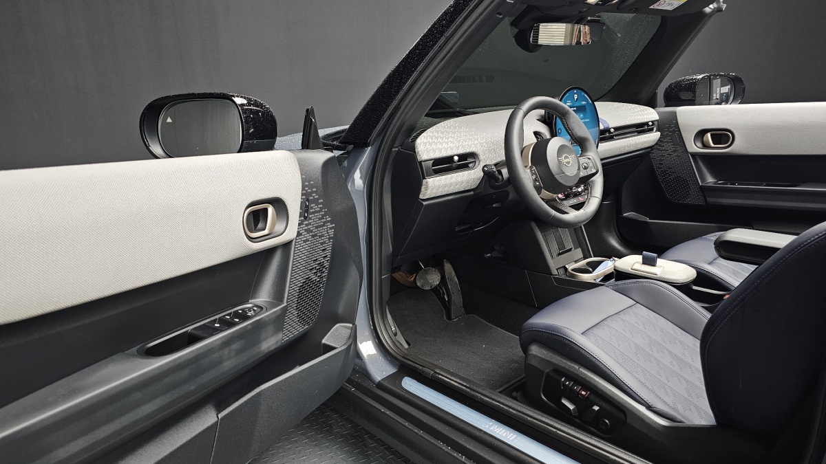 Mini Cooper Convertible, 2025 — фото 11 из 12