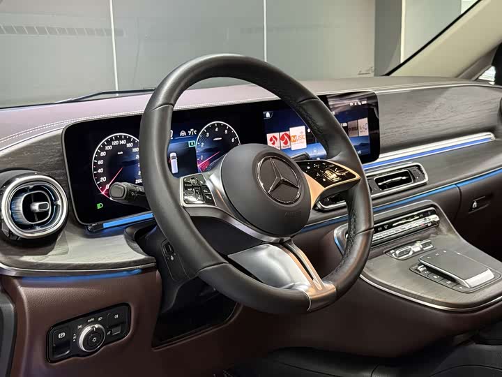 Mercedes-Benz V-Class, 2024 — фото 5 из 9