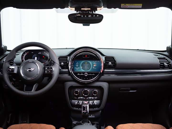 Mini Clubman, 2023 — фото 7 из 9