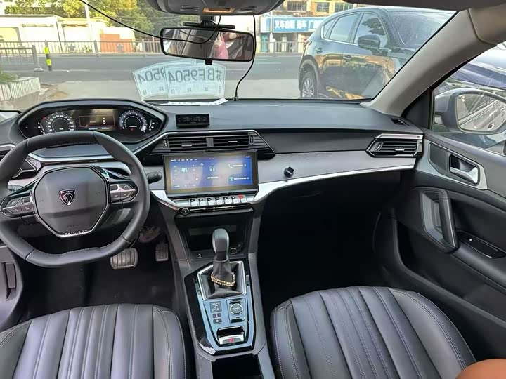 Peugeot 408, 2022 — фото 8 из 9