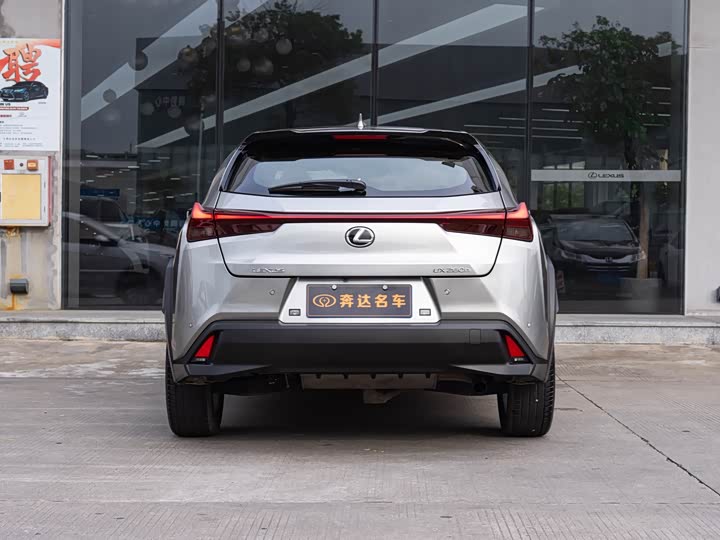 Lexus UX, 2022 — фото 5 из 9