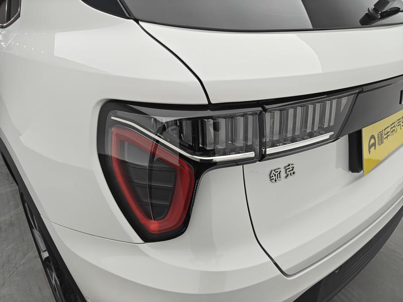 Lynk & Co 01 EM-P Hybrid, 2021 — фото 10 из 12