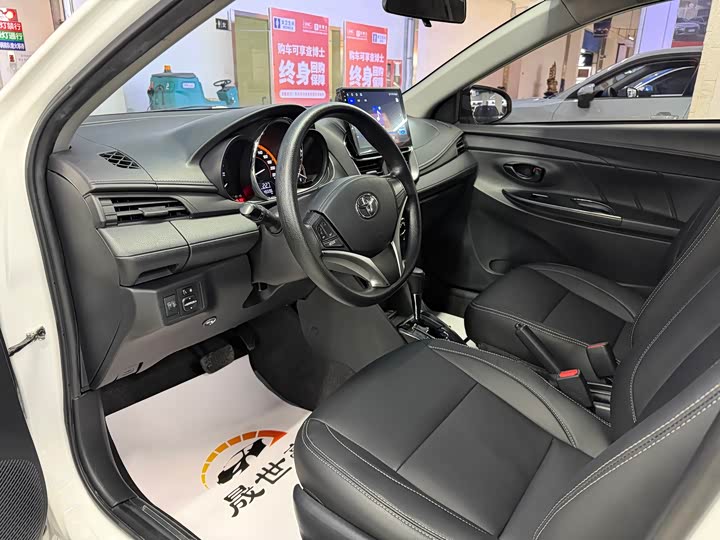 Toyota Yaris L Hatchback, 2022 — фото 8 из 9