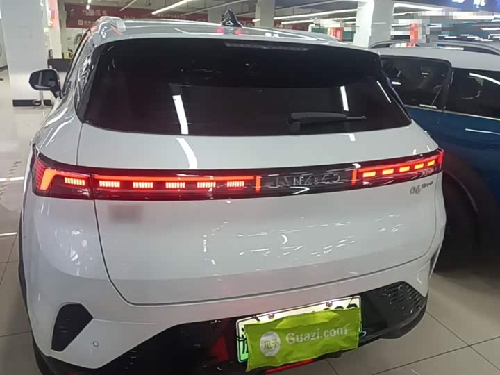Lynk & Co 06 EM-P Hybrid, 2024 — фото 6 из 9