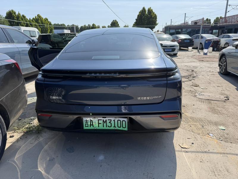 Geely Galaxy Starshine 8 EM-i, 2025 — фото 4 из 10