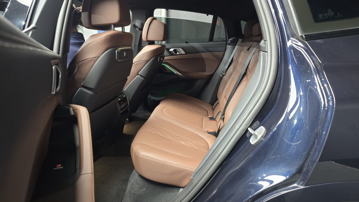 BMW X6, 2024 — фото 11 из 12