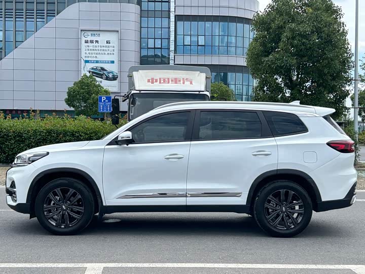 Chery Tiggo 8, 2023 — фото 4 из 9