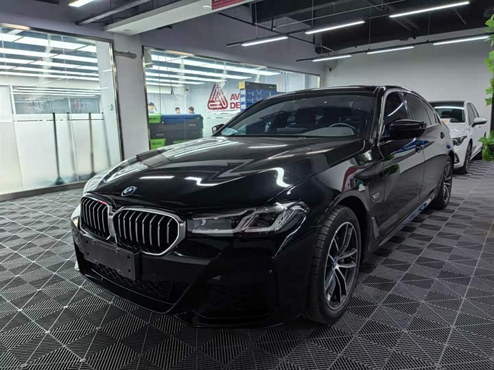 BMW 5 Series Hybrid, 2023 — купить в Москве под ключ