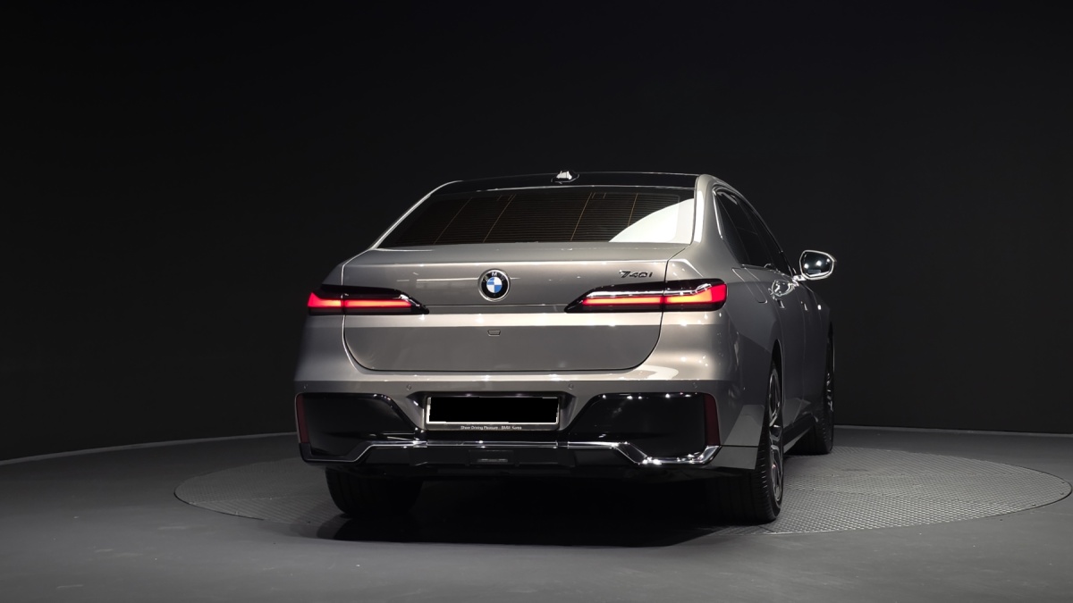 BMW 7 Series, 2023 — фото 4 из 12