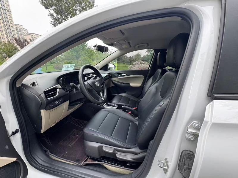 Buick Excelle, 2022 — фото 8 из 10
