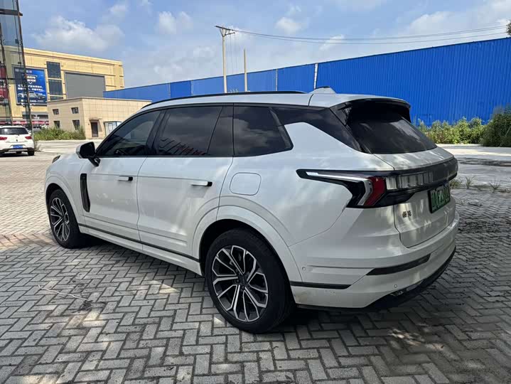 Lynk & Co 09 EM-P Hybrid, 2026 — фото 8 из 9