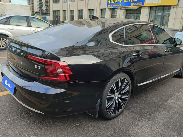 Volvo S90, 2023 — фото 3 из 9