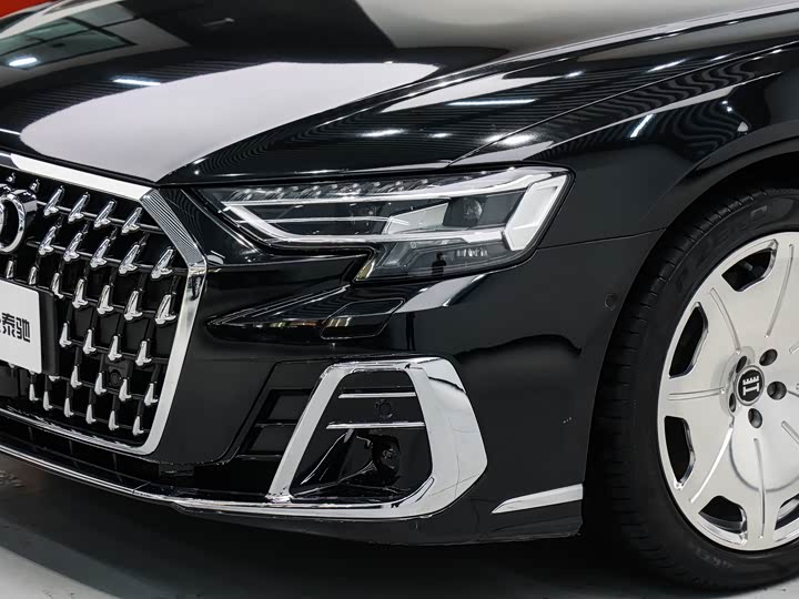 Audi A8, 2024 — фото 8 из 9