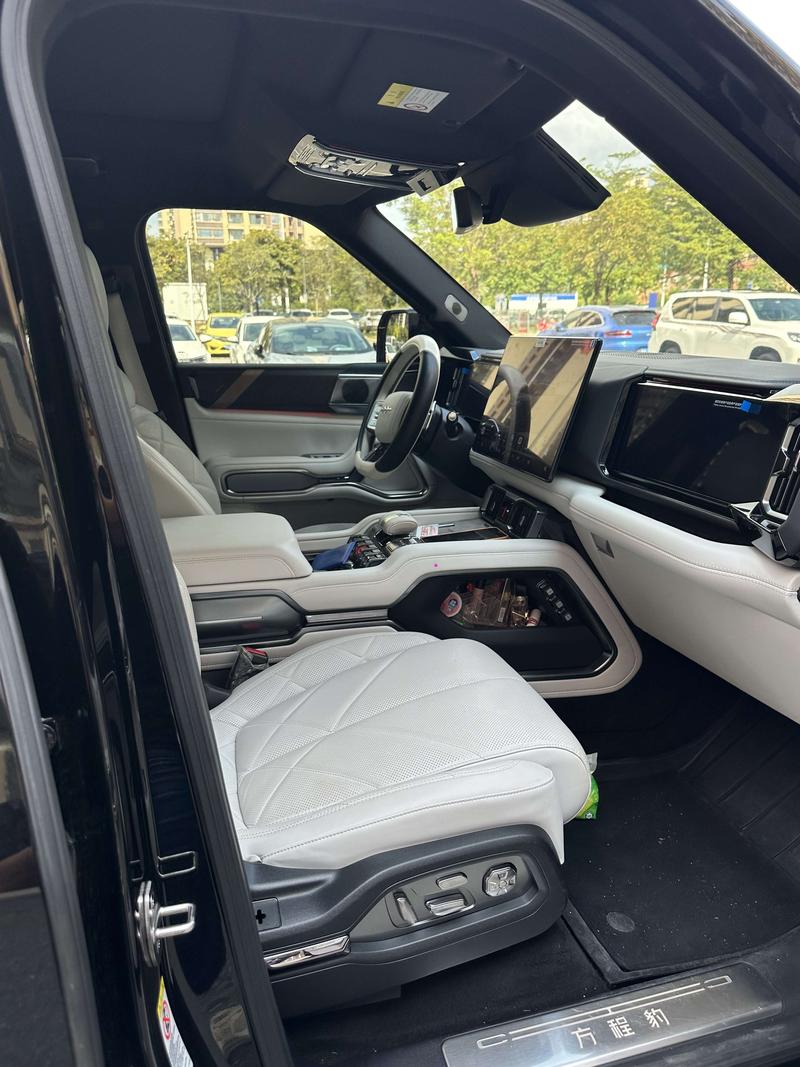 BYD FangChengBao Leopard 8, 2025 — фото 9 из 12
