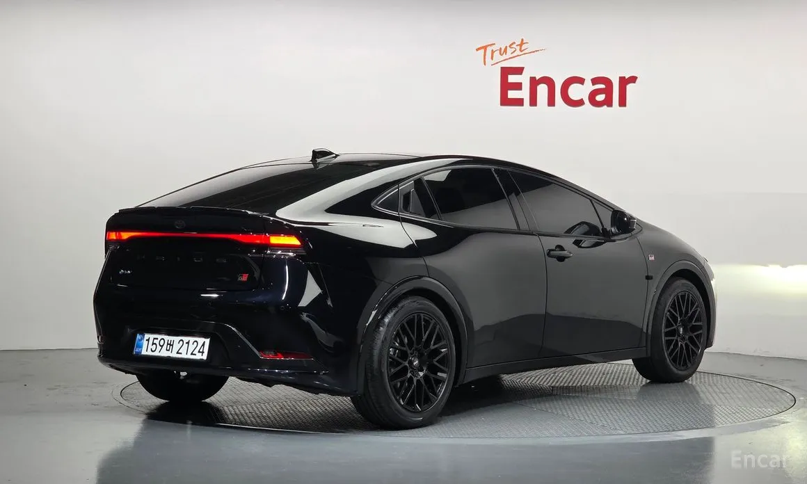 Toyota Prius, 2025 — фото 2 из 12